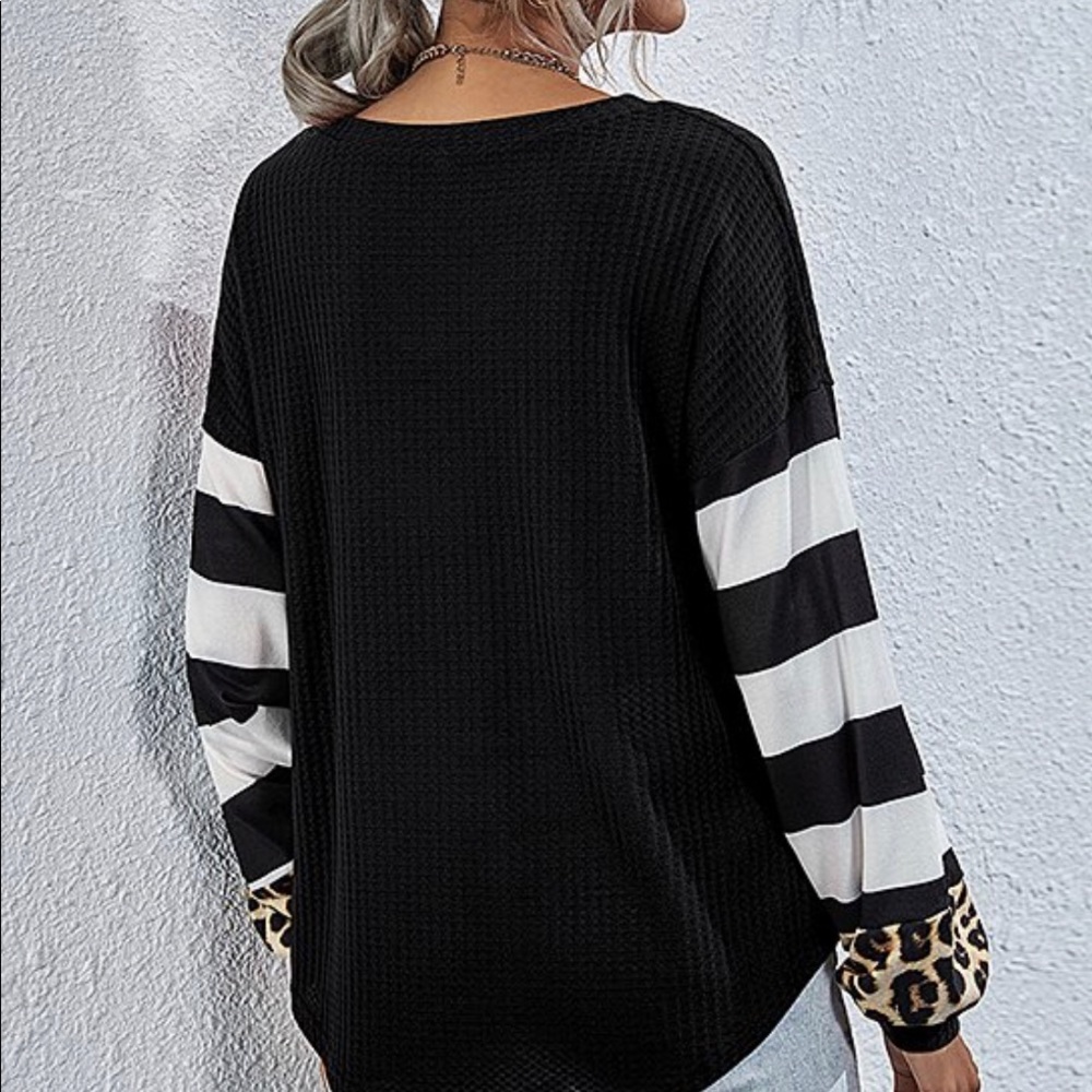 Black Stripe & Leopard Waffle Bishop-Sleeve - Picture 5 of 8